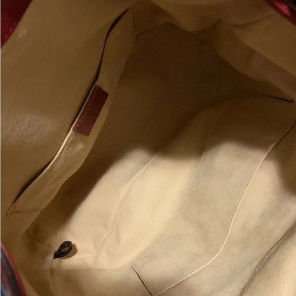 Excellent condition Gucci bag! - Picture 7 of 9